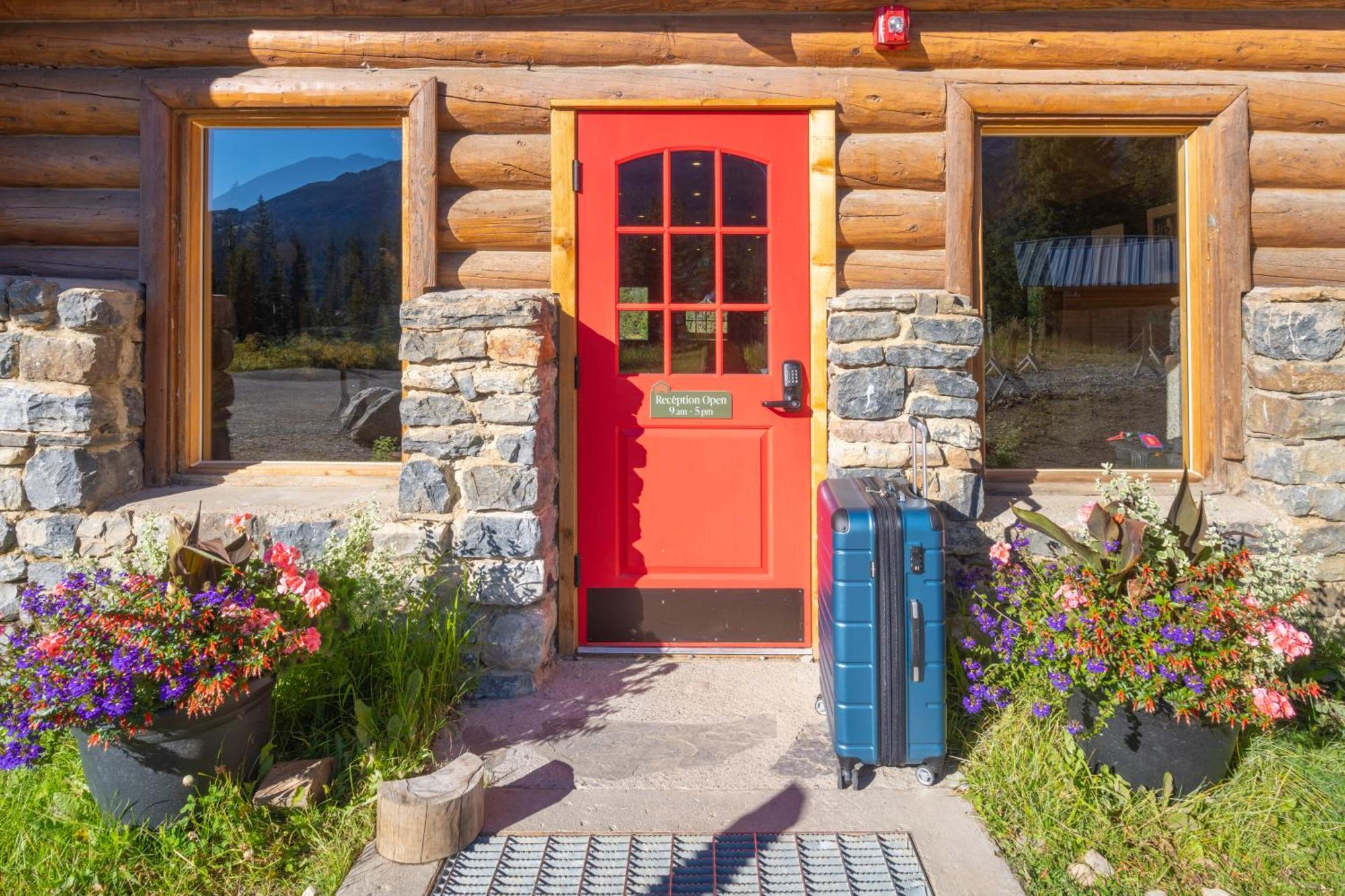 The Lodge At Bow Lake Lake Louise Exterior foto