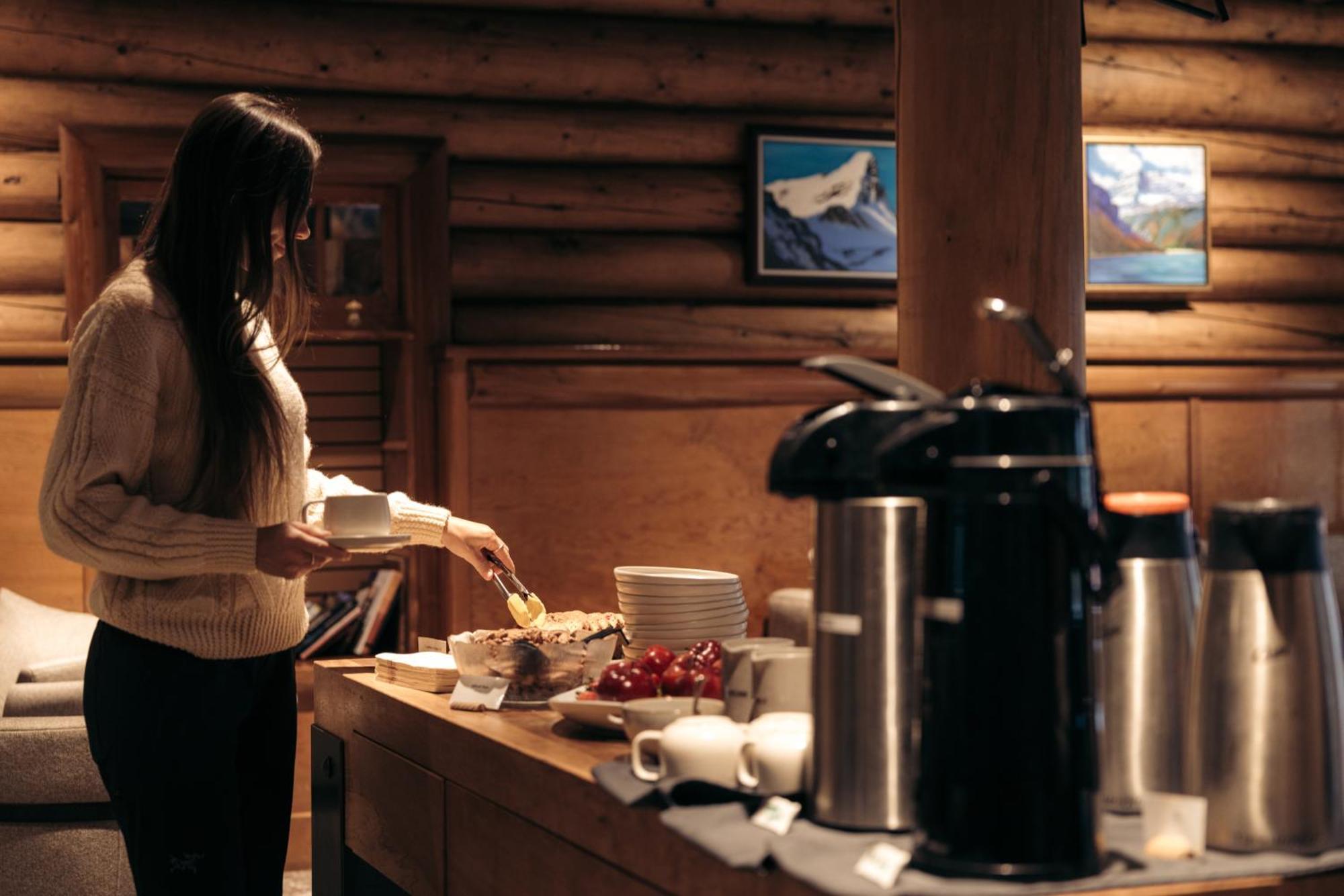 The Lodge At Bow Lake Lake Louise Exterior foto